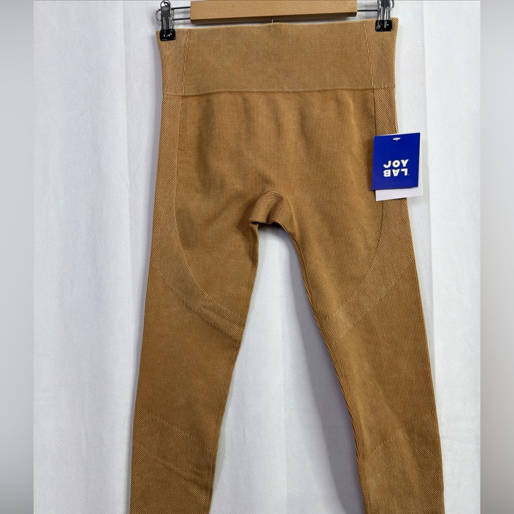 JoyLab Women's High Rise Seamless Ribbed 7/8 Textured Leggings Sand Size Medium
